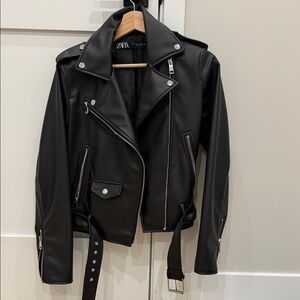 Zara Women's Sleek Black Leather Jacket